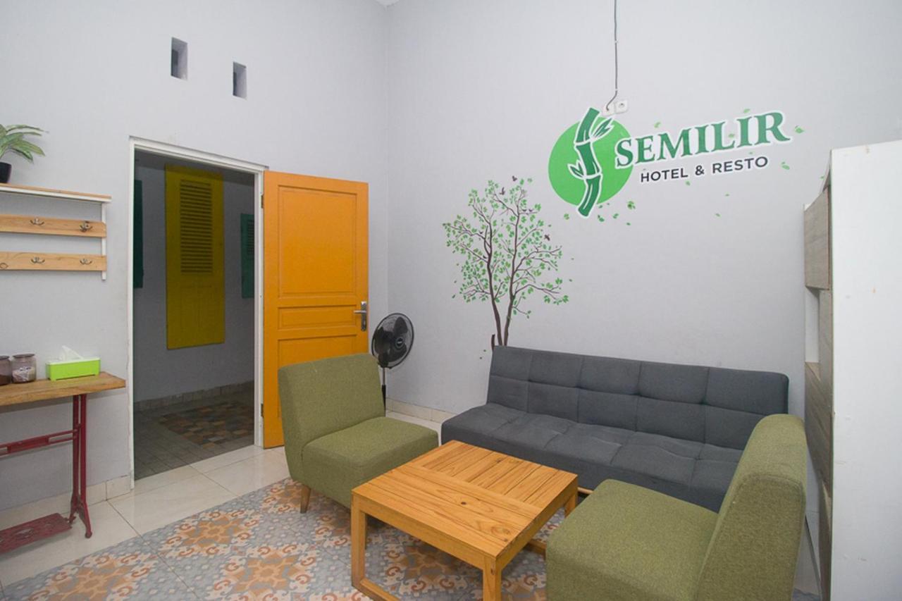 Reddoorz Plus Syariah Near Alun Alun Sampang Sampang  Eksteriør bilde